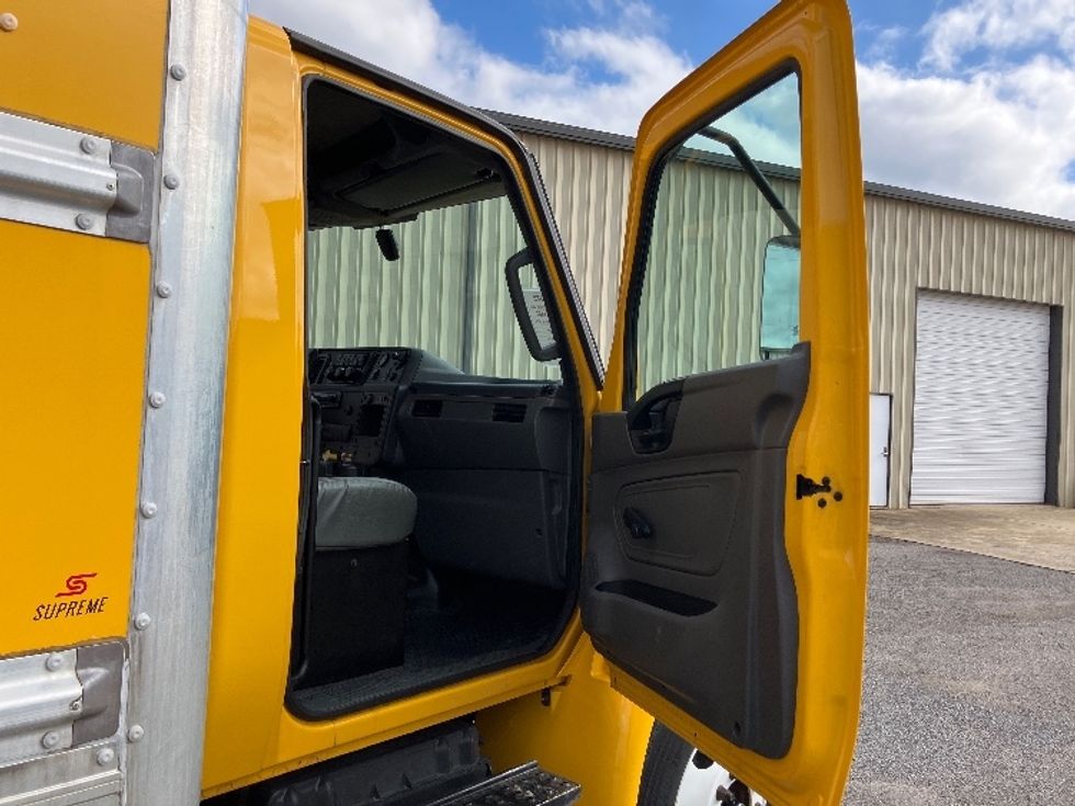 Medium Duty Box Truck-Light and Medium Duty Trucks-International-2021-MV607-Hueytown-AL-170,379\n\t\tmiles-$ 49,750 - Image 20