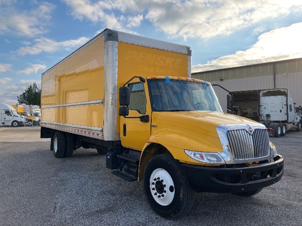 Medium Duty Box Truck-Light and Medium Duty Trucks-International-2021-MV607-Hueytown-AL-198,868\n\t\tmiles-$ 45,250 - Image 1