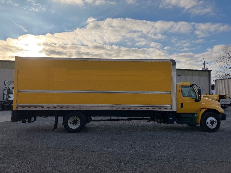 Medium Duty Box Truck-Light and Medium Duty Trucks-International-2021-MV607-Hueytown-AL-198,868\n\t\tmiles-$ 45,250 - Image 15