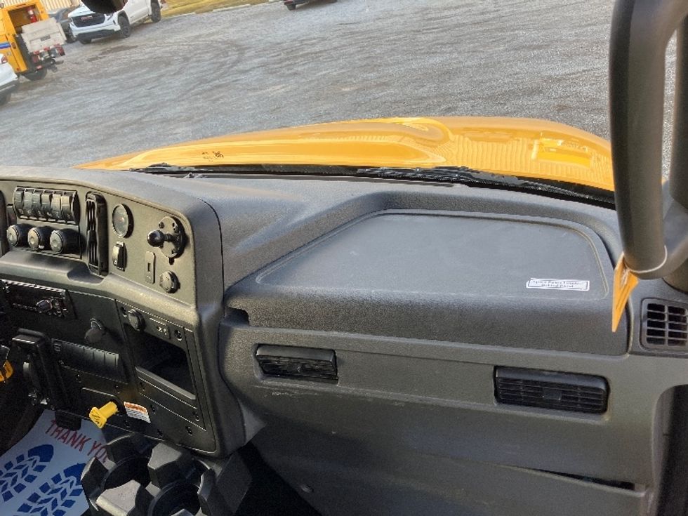 Medium Duty Box Truck-Light and Medium Duty Trucks-International-2021-MV607-Hueytown-AL-198,868\n\t\tmiles-$ 45,250 - Image 21