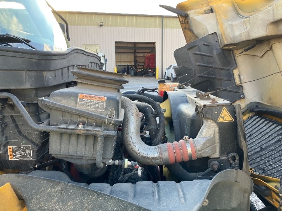 Medium Duty Box Truck-Light and Medium Duty Trucks-International-2021-MV607-Hueytown-AL-198,868\n\t\tmiles-$ 45,250 - Image 23