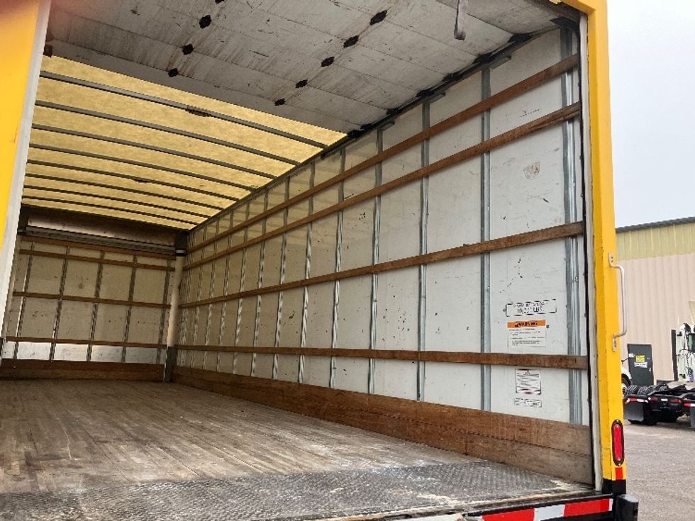 Medium Duty Box Truck-Light and Medium Duty Trucks-International-2021-MV607-Hueytown-AL-223,784\n\t\tmiles-$ 41,500 - Image 12