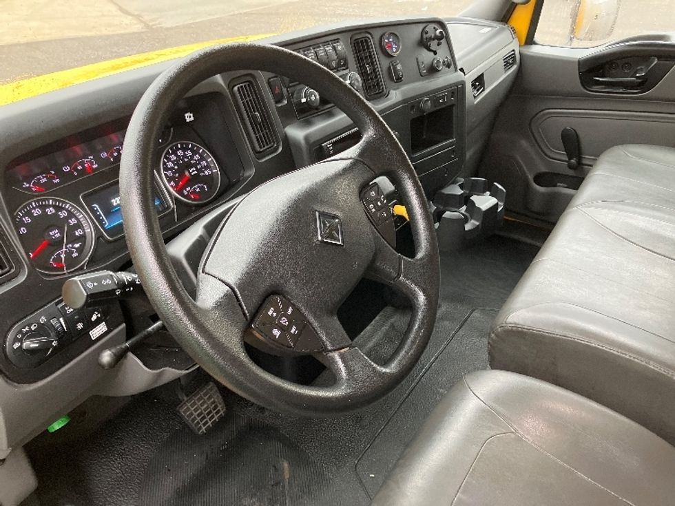 Medium Duty Box Truck-Light and Medium Duty Trucks-International-2021-MV607-Hueytown-AL-223,784\n\t\tmiles-$ 41,500 - Image 17