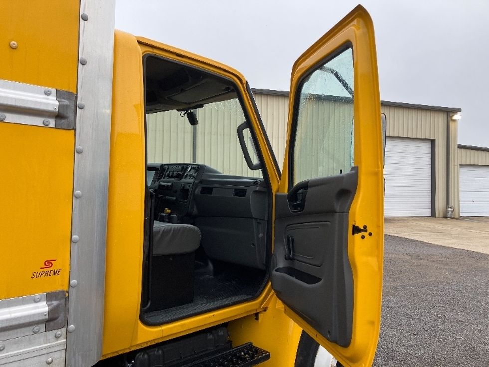 Medium Duty Box Truck-Light and Medium Duty Trucks-International-2021-MV607-Hueytown-AL-223,784\n\t\tmiles-$ 41,500 - Image 20