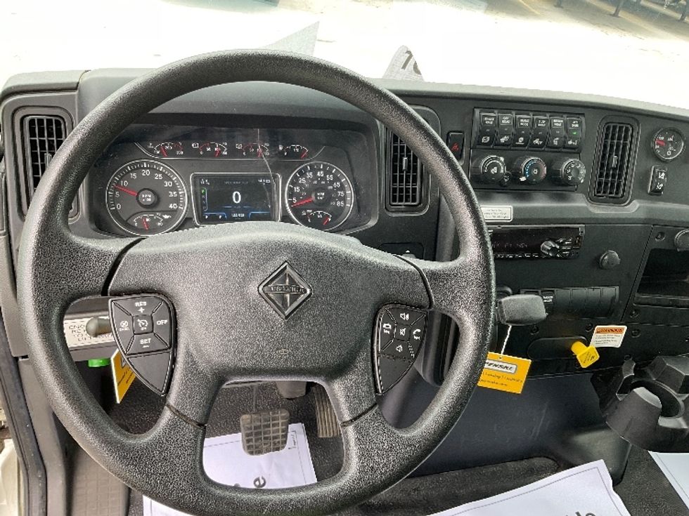Medium Duty Box Truck-Light and Medium Duty Trucks-International-2021-MV607-Indianapolis-IN-122,928\n\t\tmiles-$ 65,000 - Image 18