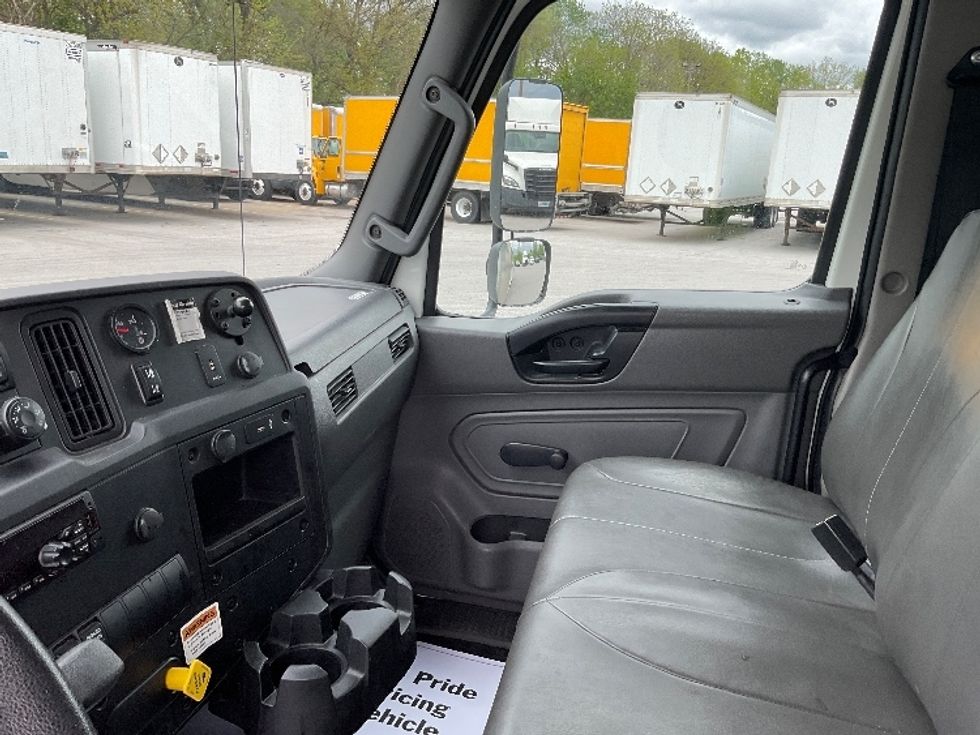 Medium Duty Box Truck-Light and Medium Duty Trucks-International-2021-MV607-Indianapolis-IN-122,928\n\t\tmiles-$ 65,000 - Image 19