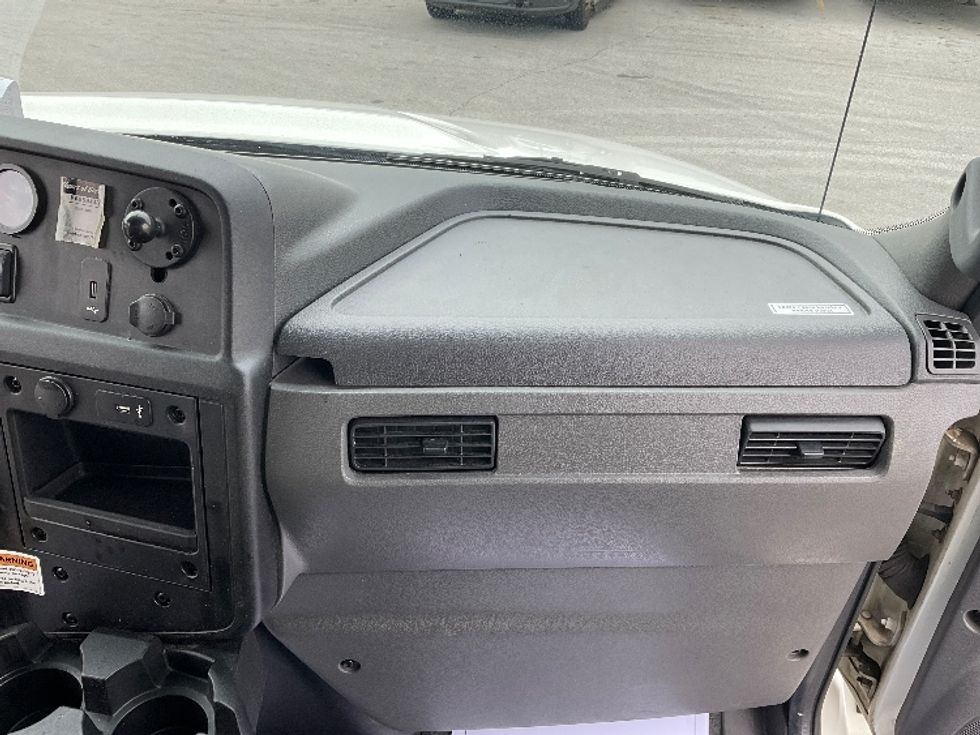 Medium Duty Box Truck-Light and Medium Duty Trucks-International-2021-MV607-Indianapolis-IN-122,928\n\t\tmiles-$ 65,000 - Image 21