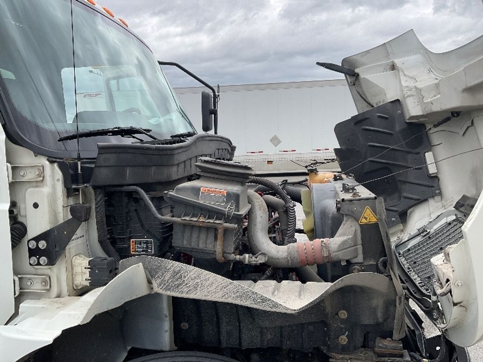 Medium Duty Box Truck-Light and Medium Duty Trucks-International-2021-MV607-Indianapolis-IN-122,928\n\t\tmiles-$ 65,000 - Image 23