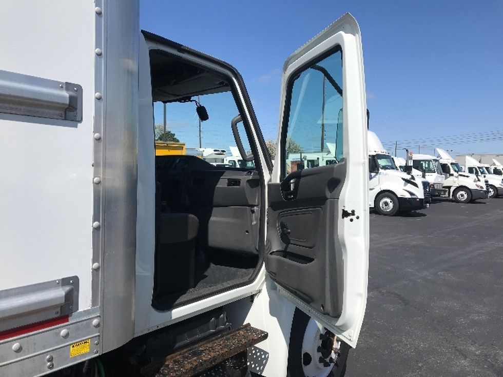 Medium Duty Box Truck-Light and Medium Duty Trucks-International-2021-MV607-Indianapolis-IN-135,655\n\t\tmiles-$ 63,750 - Image 16