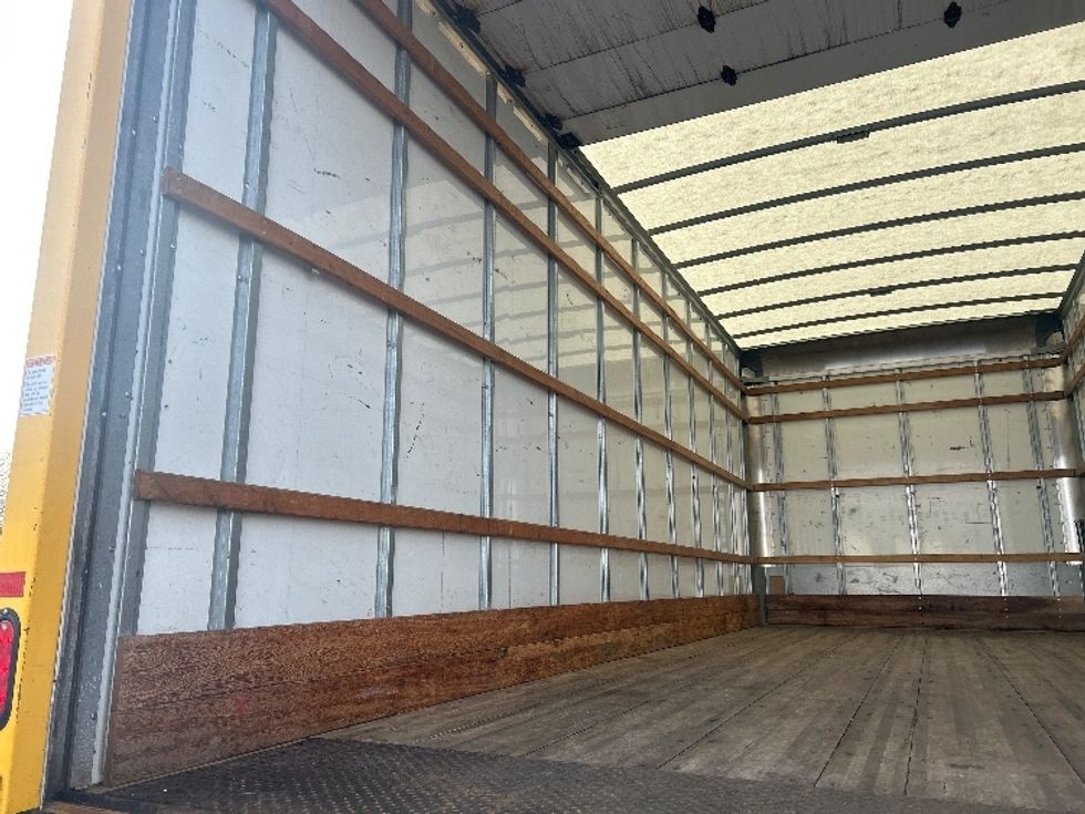 Medium Duty Box Truck-Light and Medium Duty Trucks-International-2021-MV607-Indianapolis-IN-148,139\n\t\tmiles-$ 43,500 - Image 11