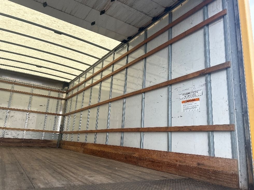 Medium Duty Box Truck-Light and Medium Duty Trucks-International-2021-MV607-Indianapolis-IN-148,139\n\t\tmiles-$ 43,500 - Image 12