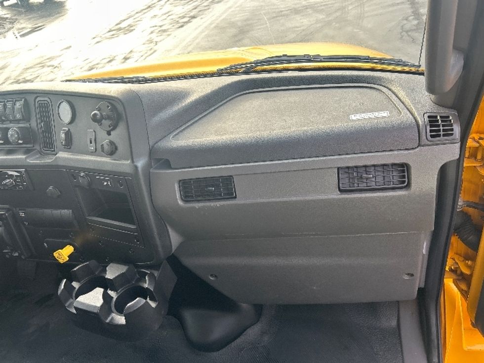 Medium Duty Box Truck-Light and Medium Duty Trucks-International-2021-MV607-Indianapolis-IN-148,139\n\t\tmiles-$ 43,500 - Image 21