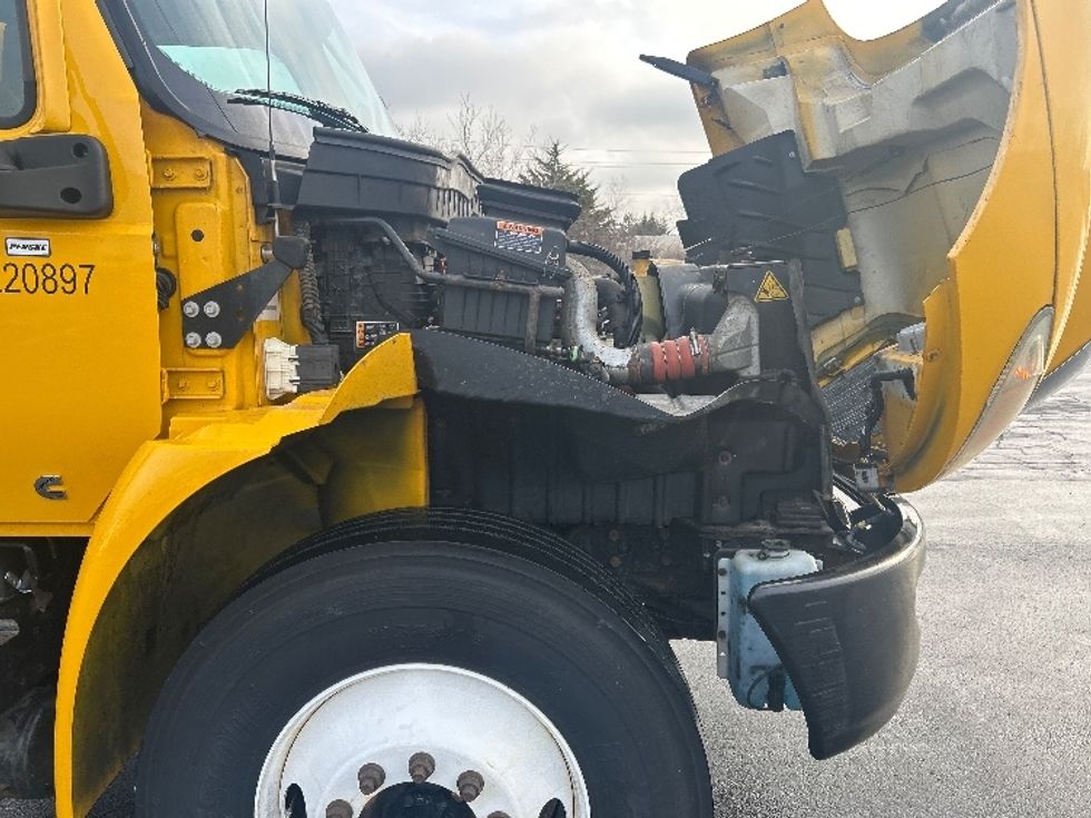 Medium Duty Box Truck-Light and Medium Duty Trucks-International-2021-MV607-Indianapolis-IN-148,139\n\t\tmiles-$ 43,500 - Image 23