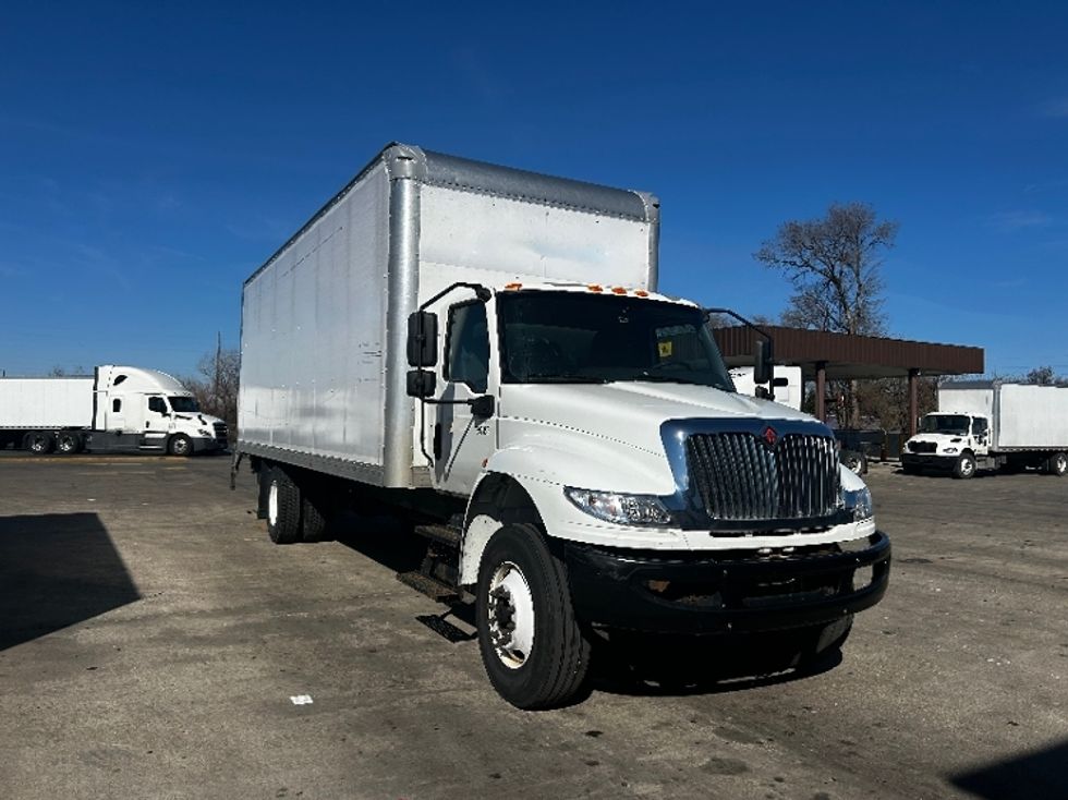 Medium Duty Box Truck-Light and Medium Duty Trucks-International-2021-MV607-Indianapolis-IN-162,975\n\t\tmiles-$ 56,500 - Image 3