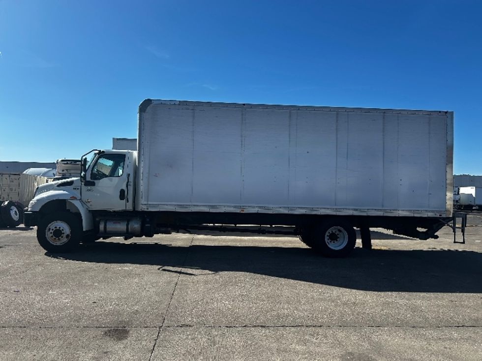 Medium Duty Box Truck-Light and Medium Duty Trucks-International-2021-MV607-Indianapolis-IN-162,975\n\t\tmiles-$ 56,500 - Image 4