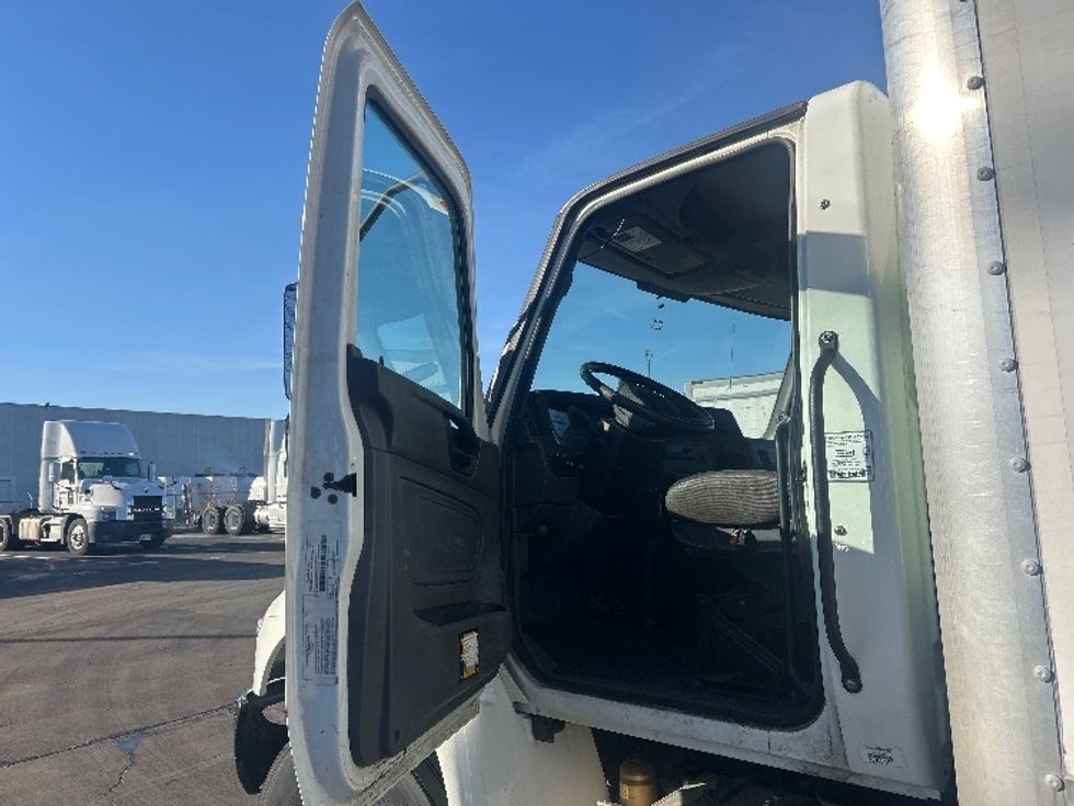 Medium Duty Box Truck-Light and Medium Duty Trucks-International-2021-MV607-Indianapolis-IN-162,975\n\t\tmiles-$ 56,500 - Image 16