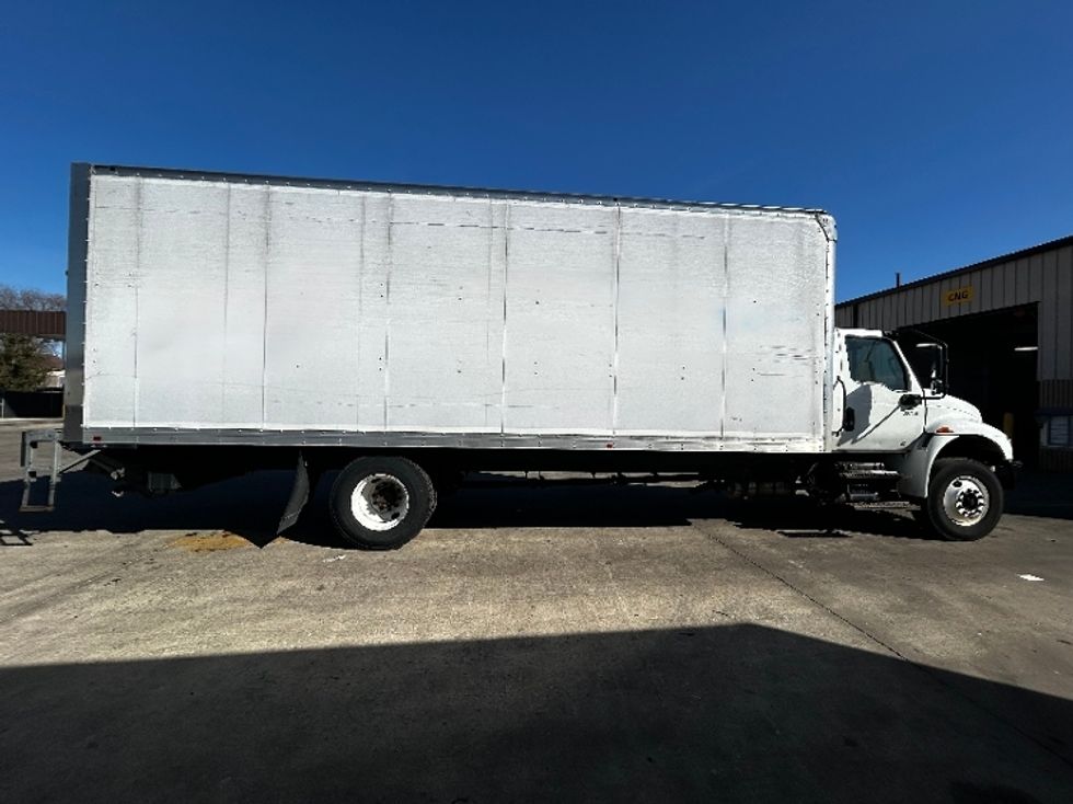 Medium Duty Box Truck-Light and Medium Duty Trucks-International-2021-MV607-Indianapolis-IN-162,975\n\t\tmiles-$ 56,500 - Image 15