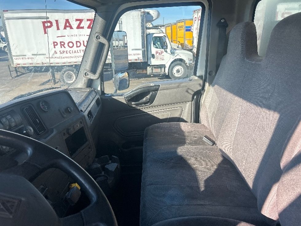 Medium Duty Box Truck-Light and Medium Duty Trucks-International-2021-MV607-Indianapolis-IN-162,975\n\t\tmiles-$ 56,500 - Image 19