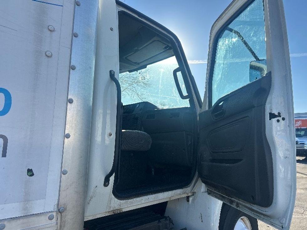 Medium Duty Box Truck-Light and Medium Duty Trucks-International-2021-MV607-Indianapolis-IN-162,975\n\t\tmiles-$ 56,500 - Image 20