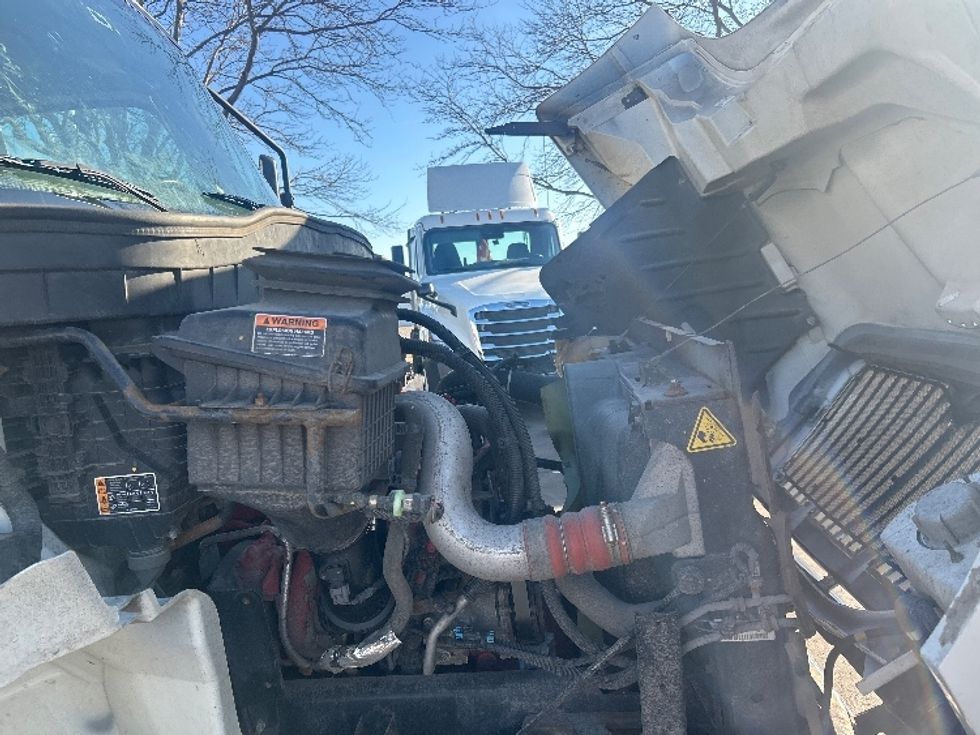 Medium Duty Box Truck-Light and Medium Duty Trucks-International-2021-MV607-Indianapolis-IN-162,975\n\t\tmiles-$ 56,500 - Image 23