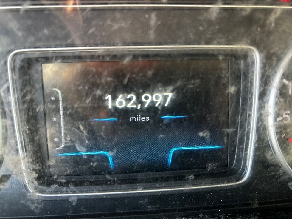 Medium Duty Box Truck-Light and Medium Duty Trucks-International-2021-MV607-Indianapolis-IN-162,975\n\t\tmiles-$ 56,500 - Image 25