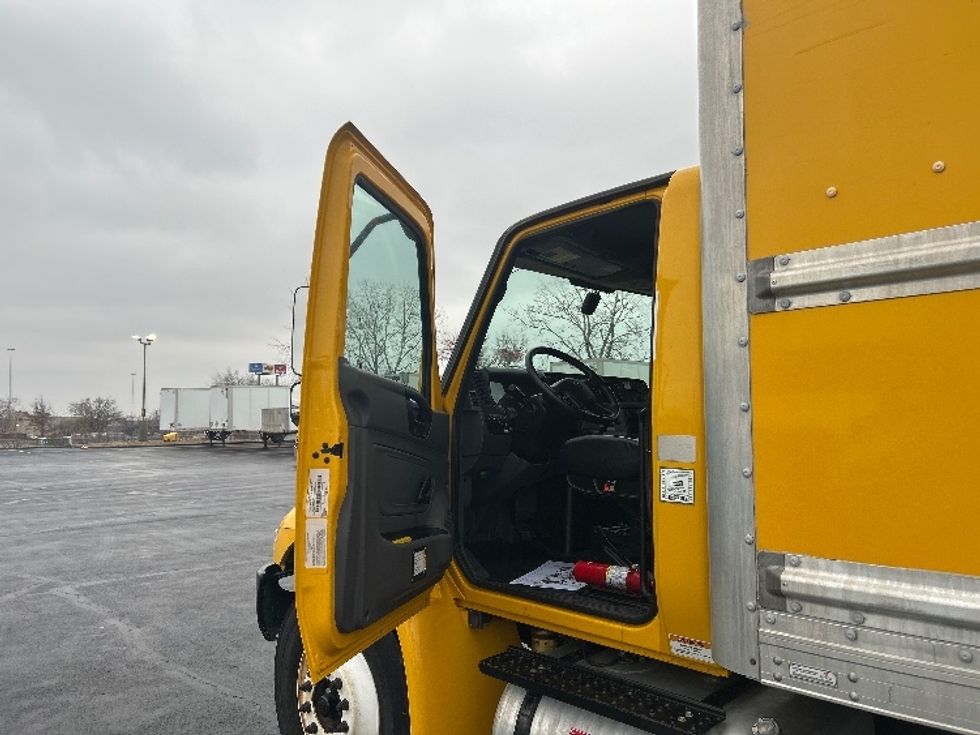 Medium Duty Box Truck-Light and Medium Duty Trucks-International-2021-MV607-Indianapolis-IN-178,159\n\t\tmiles-$ 45,500 - Image 16