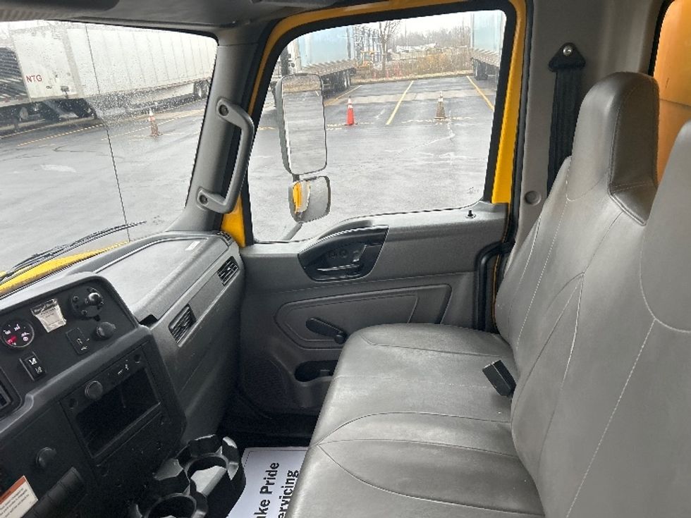 Medium Duty Box Truck-Light and Medium Duty Trucks-International-2021-MV607-Indianapolis-IN-178,159\n\t\tmiles-$ 45,500 - Image 19