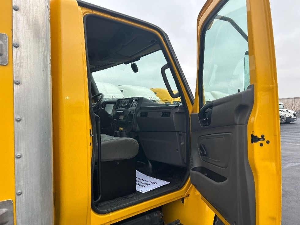Medium Duty Box Truck-Light and Medium Duty Trucks-International-2021-MV607-Indianapolis-IN-178,159\n\t\tmiles-$ 45,500 - Image 20
