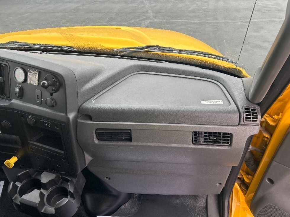 Medium Duty Box Truck-Light and Medium Duty Trucks-International-2021-MV607-Indianapolis-IN-178,159\n\t\tmiles-$ 45,500 - Image 21