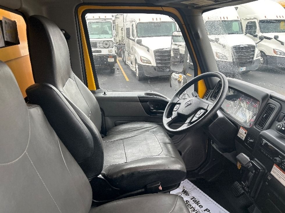 Medium Duty Box Truck-Light and Medium Duty Trucks-International-2021-MV607-Indianapolis-IN-178,159\n\t\tmiles-$ 45,500 - Image 22