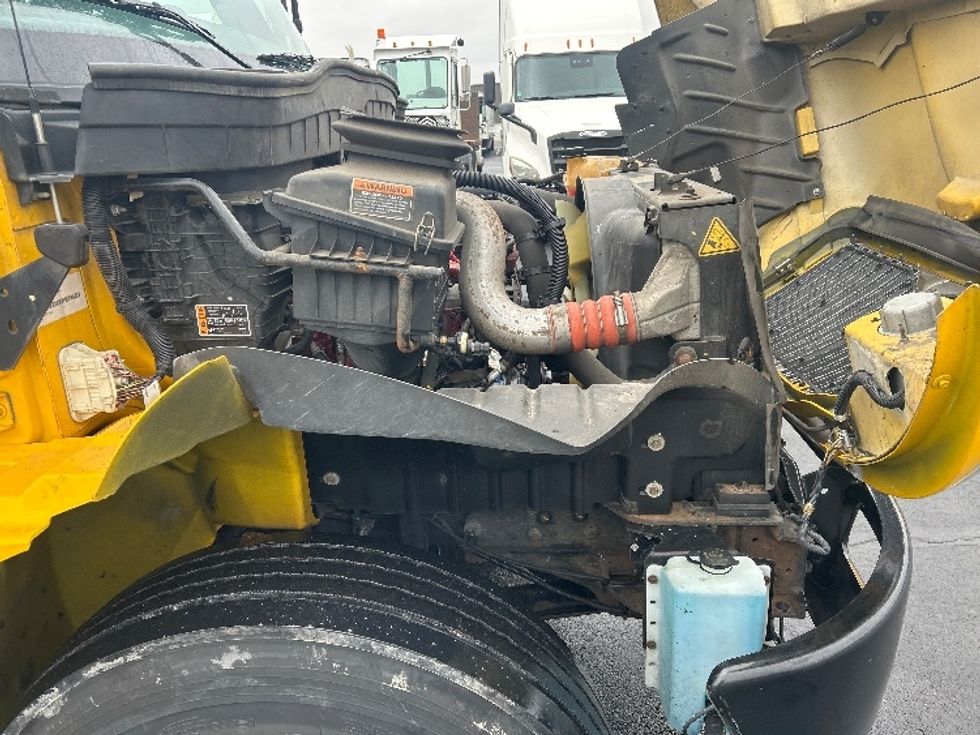 Medium Duty Box Truck-Light and Medium Duty Trucks-International-2021-MV607-Indianapolis-IN-178,159\n\t\tmiles-$ 45,500 - Image 23