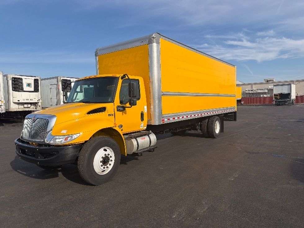 Medium Duty Box Truck-Light and Medium Duty Trucks-International-2021-MV607-Indianapolis-IN-195,460\n\t\tmiles-$ 43,000 - Image 3