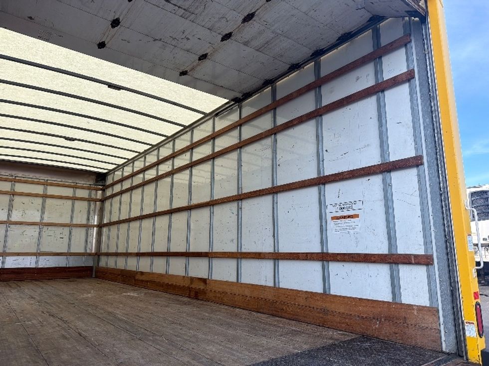 Medium Duty Box Truck-Light and Medium Duty Trucks-International-2021-MV607-Indianapolis-IN-195,460\n\t\tmiles-$ 43,000 - Image 12