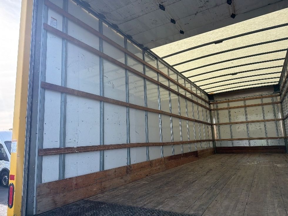 Medium Duty Box Truck-Light and Medium Duty Trucks-International-2021-MV607-Indianapolis-IN-195,460\n\t\tmiles-$ 43,000 - Image 11