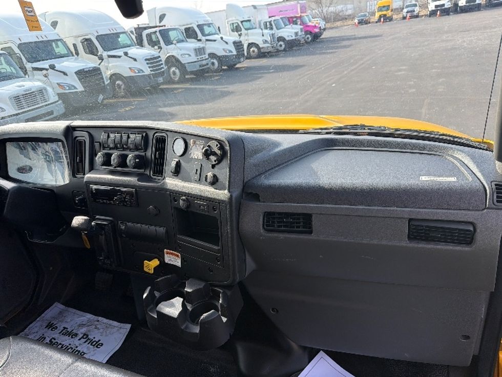 Medium Duty Box Truck-Light and Medium Duty Trucks-International-2021-MV607-Indianapolis-IN-195,460\n\t\tmiles-$ 43,000 - Image 21