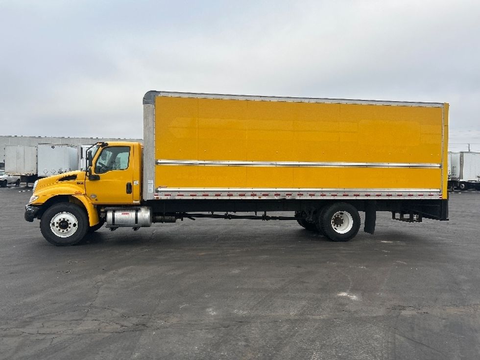 Medium Duty Box Truck-Light and Medium Duty Trucks-International-2021-MV607-Indianapolis-IN-204,520\n\t\tmiles-$ 41,500 - Image 4