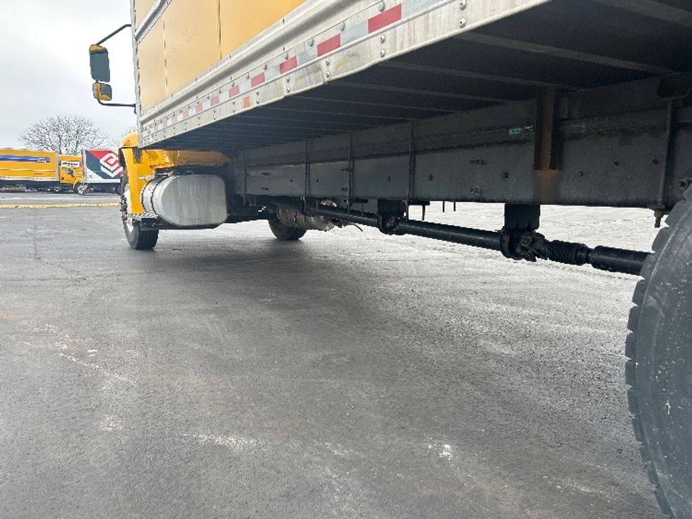 Medium Duty Box Truck-Light and Medium Duty Trucks-International-2021-MV607-Indianapolis-IN-204,520\n\t\tmiles-$ 41,500 - Image 5