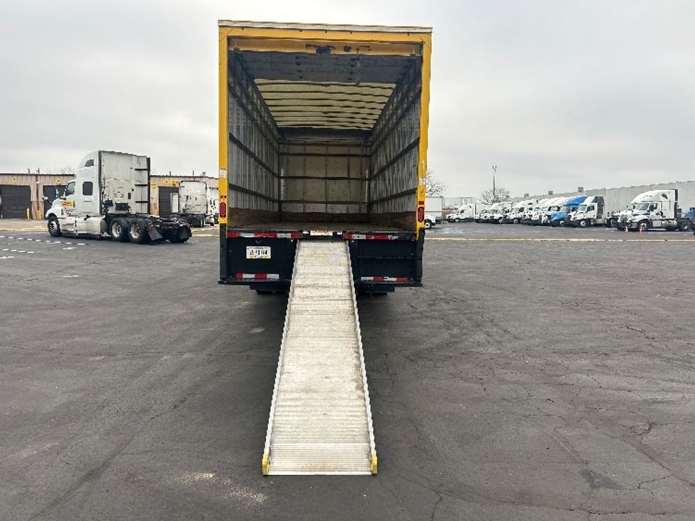Medium Duty Box Truck-Light and Medium Duty Trucks-International-2021-MV607-Indianapolis-IN-204,520\n\t\tmiles-$ 41,500 - Image 9