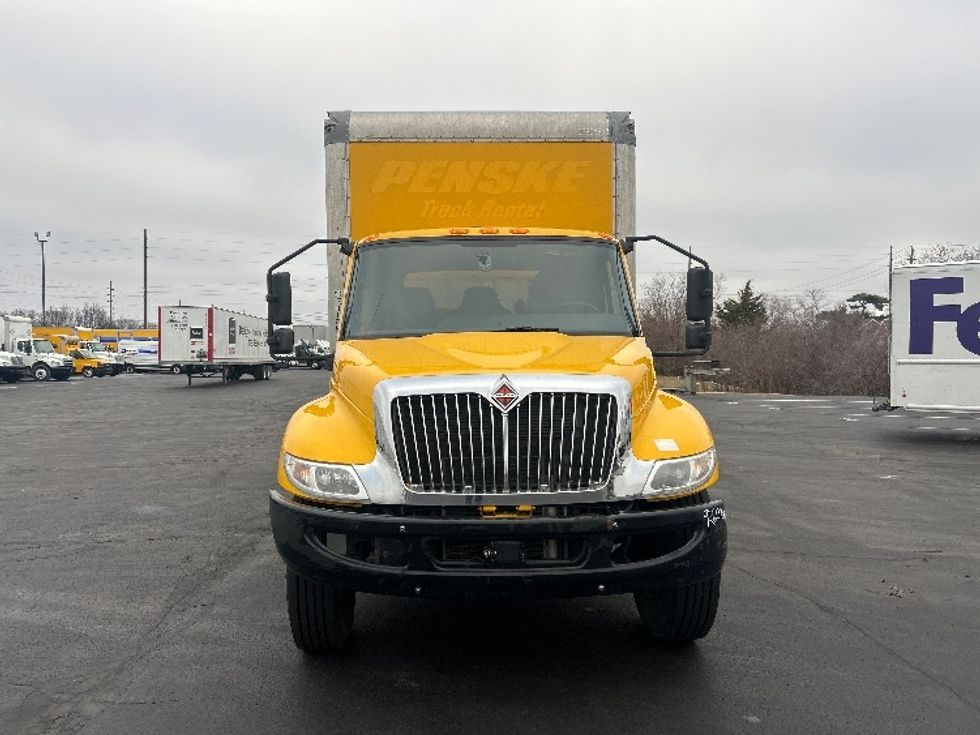 Medium Duty Box Truck-Light and Medium Duty Trucks-International-2021-MV607-Indianapolis-IN-204,520\n\t\tmiles-$ 41,500 - Image 2