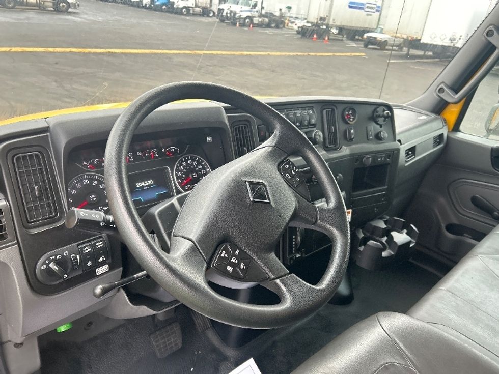Medium Duty Box Truck-Light and Medium Duty Trucks-International-2021-MV607-Indianapolis-IN-204,520\n\t\tmiles-$ 41,500 - Image 17