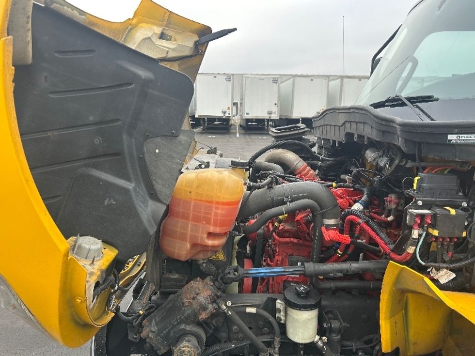 Medium Duty Box Truck-Light and Medium Duty Trucks-International-2021-MV607-Indianapolis-IN-204,520\n\t\tmiles-$ 41,500 - Image 24