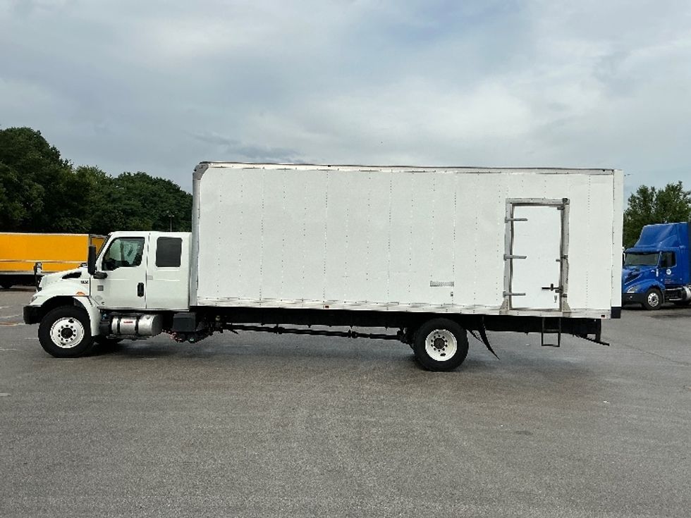 Medium Duty Box Truck-Light and Medium Duty Trucks-International-2021-MV607-Indianapolis-IN-213,952\n\t\tmiles-$ 52,250 - Image 4