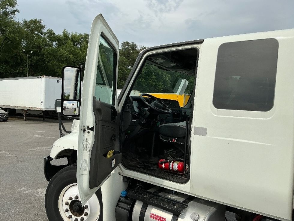 Medium Duty Box Truck-Light and Medium Duty Trucks-International-2021-MV607-Indianapolis-IN-213,952\n\t\tmiles-$ 52,250 - Image 16