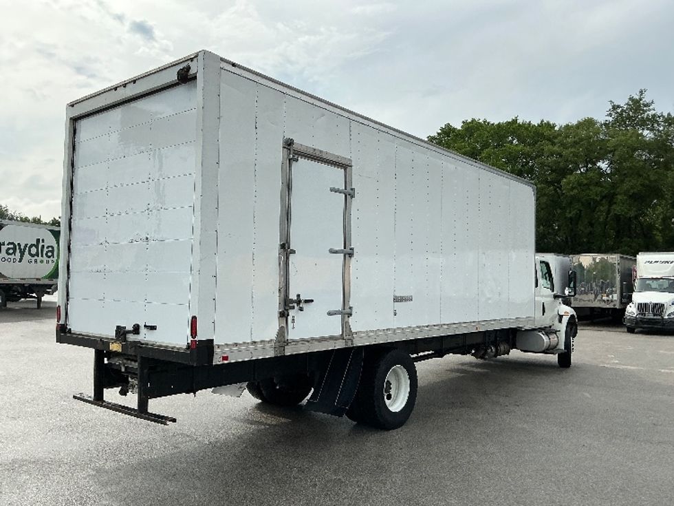 Medium Duty Box Truck-Light and Medium Duty Trucks-International-2021-MV607-Indianapolis-IN-213,952\n\t\tmiles-$ 52,250 - Image 13