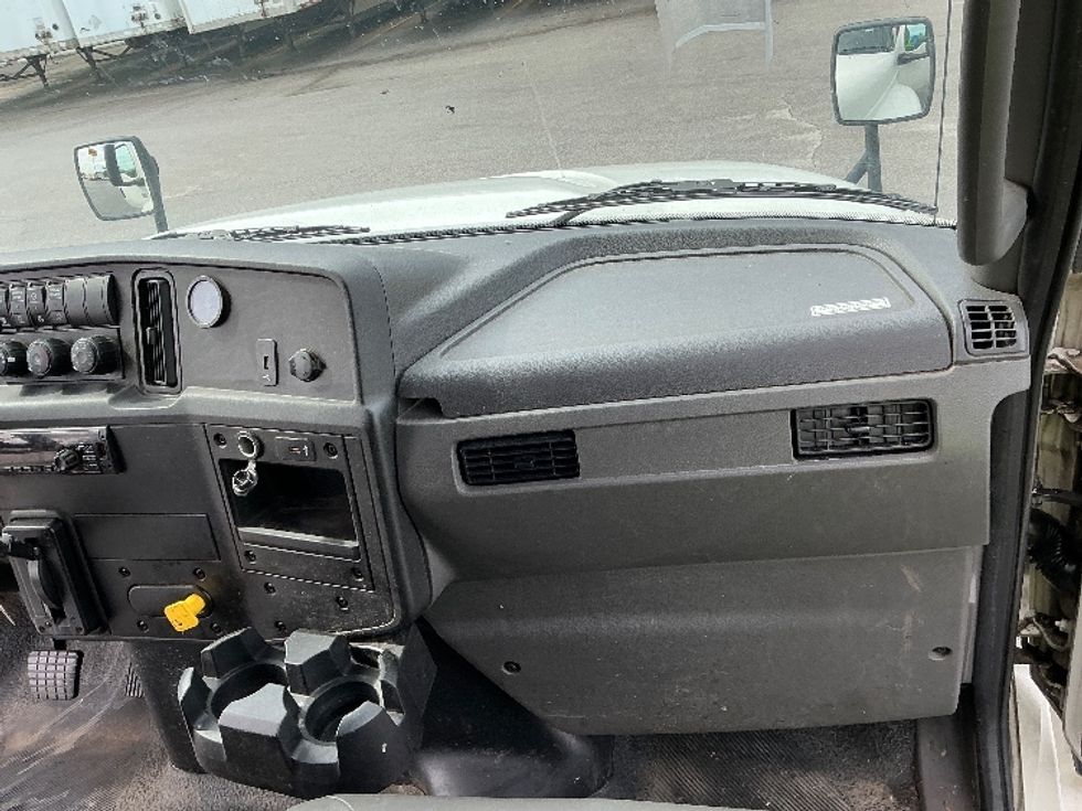 Medium Duty Box Truck-Light and Medium Duty Trucks-International-2021-MV607-Indianapolis-IN-213,952\n\t\tmiles-$ 52,250 - Image 21