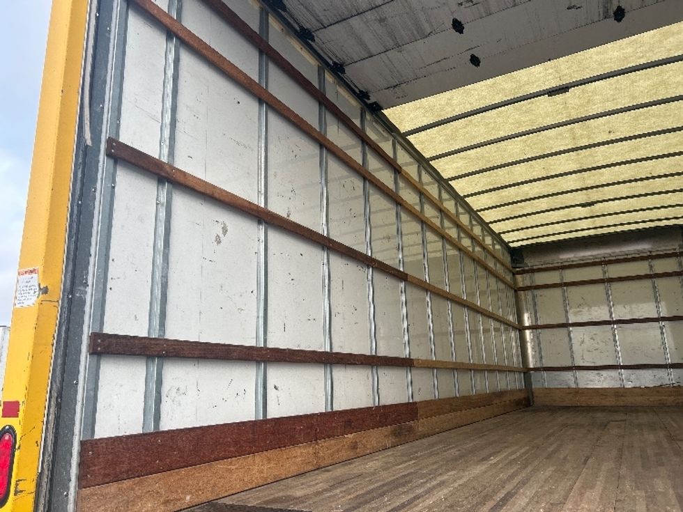 Medium Duty Box Truck-Light and Medium Duty Trucks-International-2021-MV607-Indianapolis-IN-225,112\n\t\tmiles-$ 38,750 - Image 11
