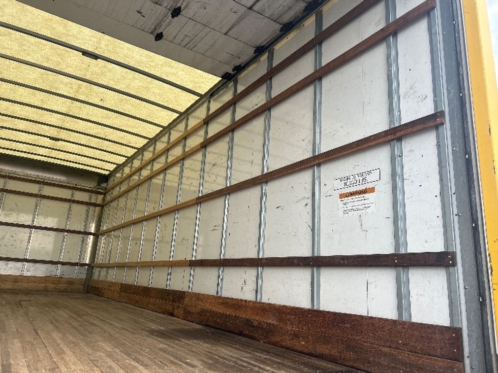 Medium Duty Box Truck-Light and Medium Duty Trucks-International-2021-MV607-Indianapolis-IN-225,112\n\t\tmiles-$ 38,750 - Image 12