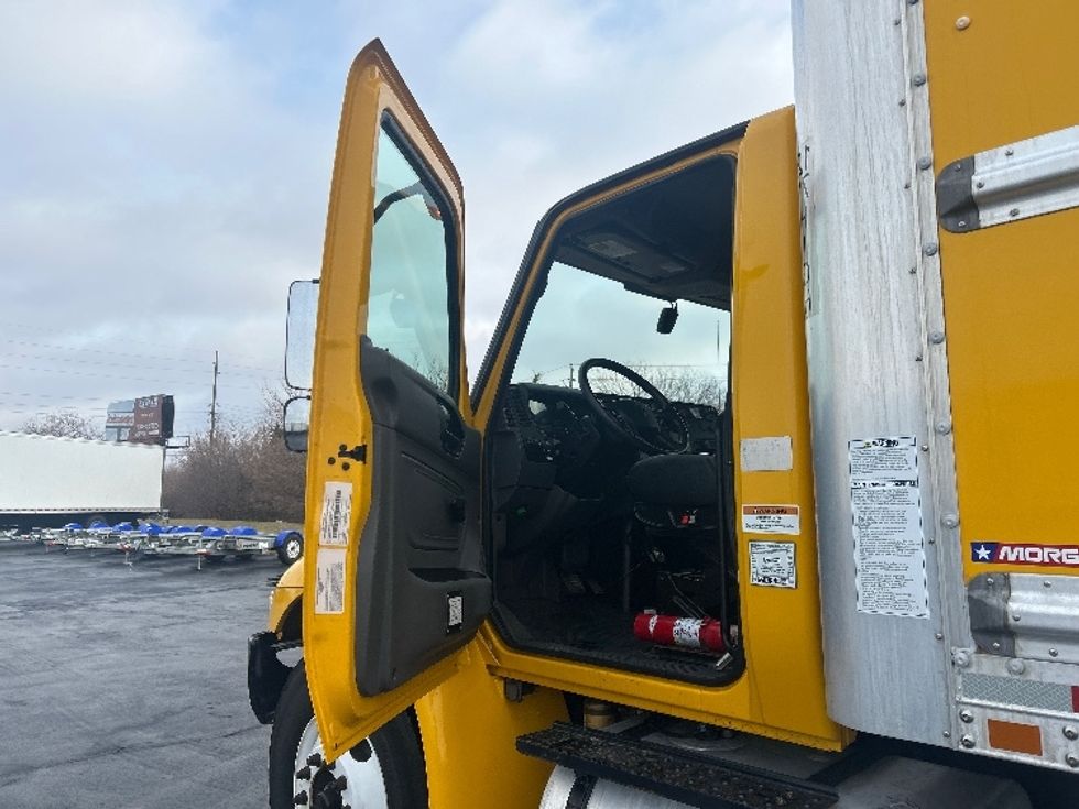 Medium Duty Box Truck-Light and Medium Duty Trucks-International-2021-MV607-Indianapolis-IN-225,112\n\t\tmiles-$ 38,750 - Image 16