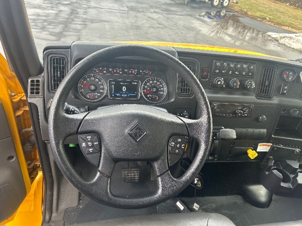 Medium Duty Box Truck-Light and Medium Duty Trucks-International-2021-MV607-Indianapolis-IN-225,112\n\t\tmiles-$ 38,750 - Image 18