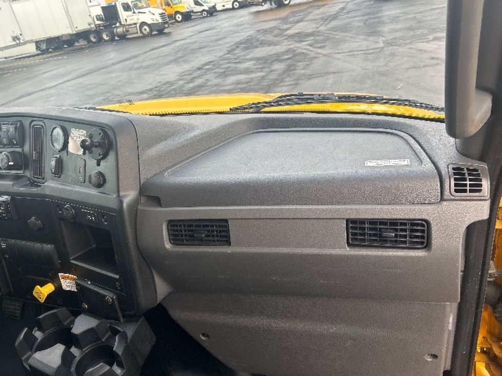 Medium Duty Box Truck-Light and Medium Duty Trucks-International-2021-MV607-Indianapolis-IN-225,112\n\t\tmiles-$ 38,750 - Image 21